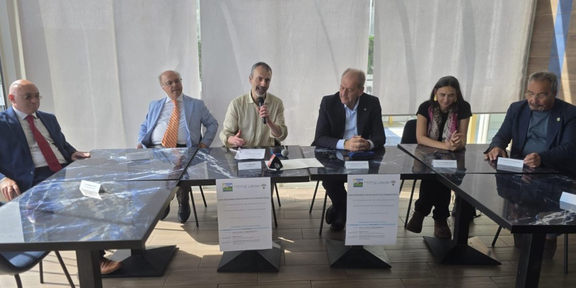 Il sottosegretario La Pietra incontra gli operatori della pesca e dell’acquacoltura flegrei: al centro crisi mitilicoltura e sostegno imprese